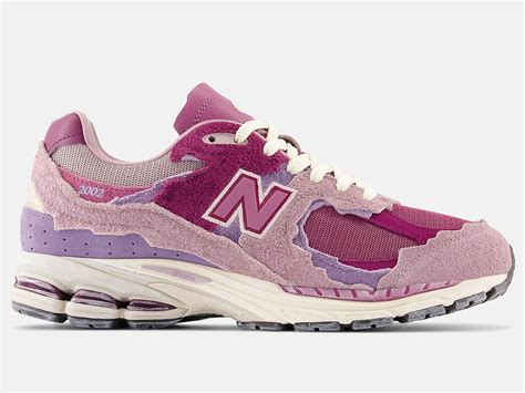 new balance 2002r pink shoes